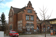 Historisches Bahnhofsgebäude Strehlen (alter Zustand)